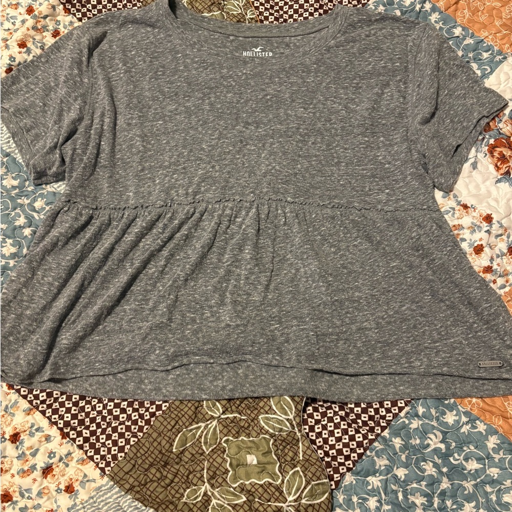 Hollister Heathered Gray Short Sleeve Top